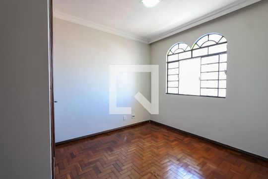 Quarto 2 de apartamento para alugar com 3 quartos, 115m² em Carlos Prates, Belo Horizonte