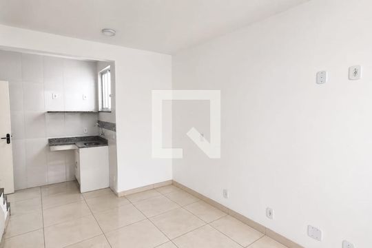 Kitnet/Studio para alugar com 1 quarto, 47m² em Ramos, Rio de Janeiro