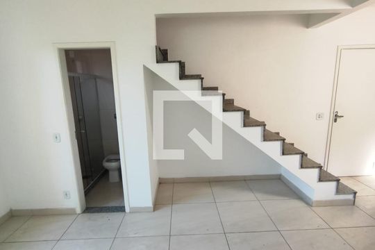 Sala/Quarto de kitnet/studio para alugar com 1 quarto, 25m² em Ramos, Rio de Janeiro