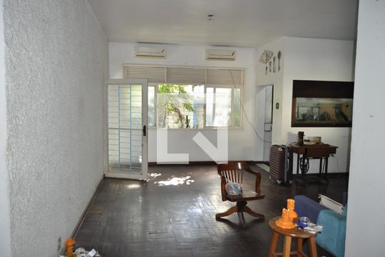 Casa à venda com 3 quartos, 200m² em Piedade, Rio de Janeiro