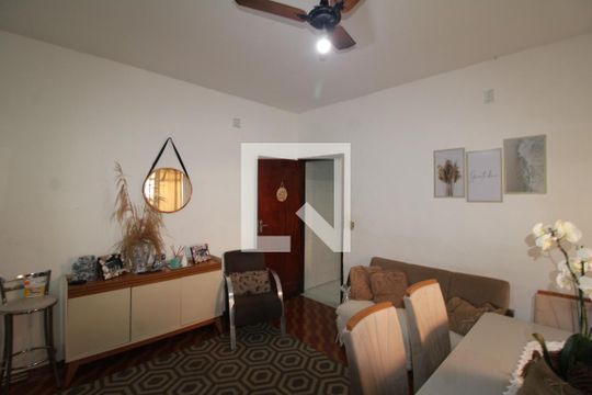 Sala de casa à venda com 4 quartos, 150m² em Jardim Peri, São Paulo