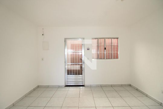 Casa para alugar com 2 quartos, 60m² em Parque Santa Rita, São Paulo