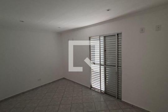 Quarto de apartamento para alugar com 2 quartos, 53m² em Jardim Aracare, Itaquaquecetuba