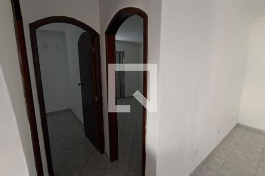 Corredor de apartamento para alugar com 2 quartos, 53m² em Jardim Aracare, Itaquaquecetuba