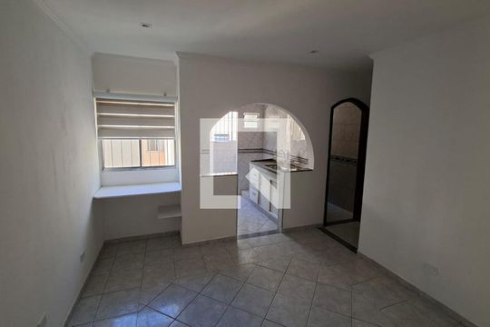 Sala de apartamento para alugar com 2 quartos, 53m² em Jardim Aracare, Itaquaquecetuba