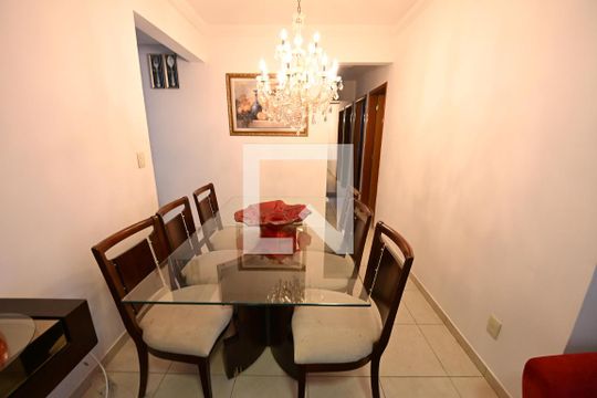 Apartamento para alugar com 3 quartos, 77m² em Parque Amazonia, Goiânia