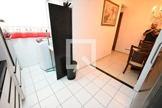 Apartamento para alugar com 3 quartos, 77m² em Parque Amazonia, Goiânia