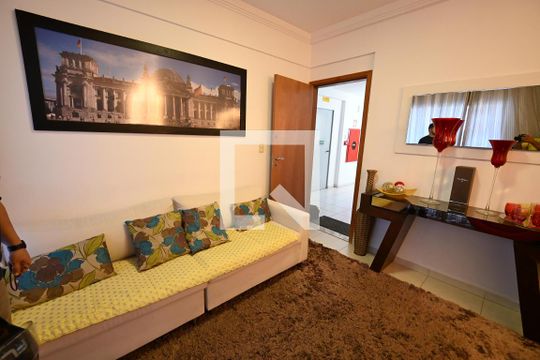 Apartamento para alugar com 3 quartos, 77m² em Parque Amazonia, Goiânia