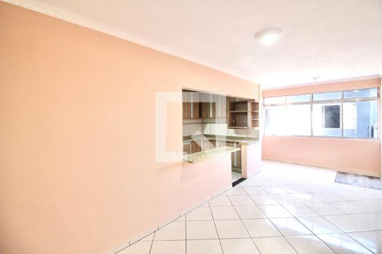 Cozinha de casa para alugar com 3 quartos, 350m² em Conjunto Residencial José Bonifácio, São Paulo