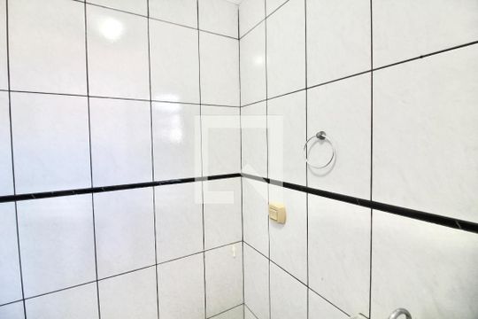 Banheiro 1 de casa para alugar com 3 quartos, 350m² em Conjunto Residencial José Bonifácio, São Paulo