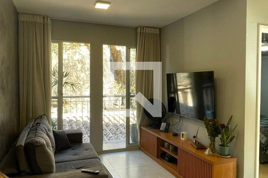 Sala de apartamento à venda com 2 quartos, 50m² em João Pinheiro, Belo Horizonte