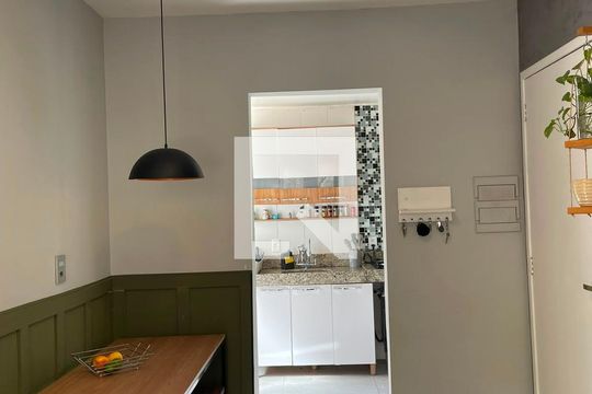 Sala de apartamento à venda com 2 quartos, 50m² em João Pinheiro, Belo Horizonte