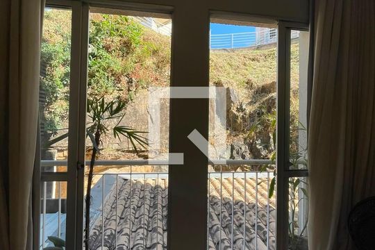 Sala de apartamento à venda com 2 quartos, 50m² em João Pinheiro, Belo Horizonte