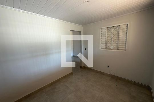 Casa à venda com 3 quartos, 50m² em Qnl 24, Brasília