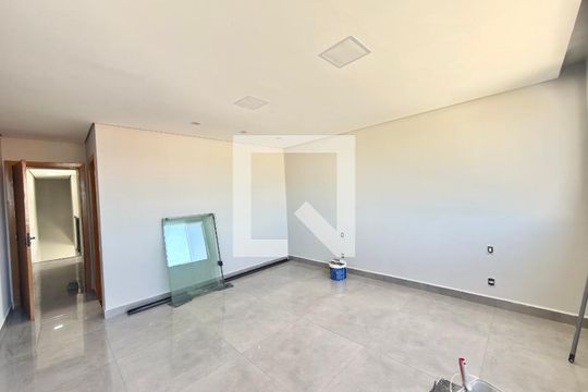 Quarto Suíte de casa para alugar com 3 quartos, 140m² em Califórnia, Belo Horizonte
