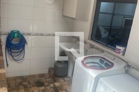 Área de serviço de casa à venda com 2 quartos, 130m² em Jardim Maria Duarte, São Paulo