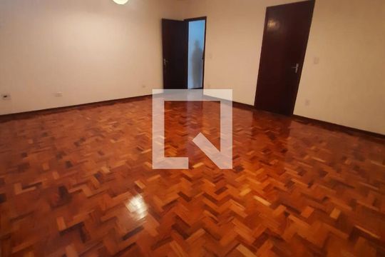 Quarto de casa à venda com 3 quartos, 200m² em Vila Homero Thon, Santo André