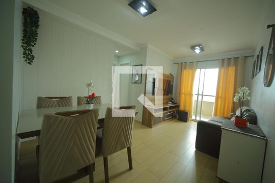 Apartamento para alugar com 2 quartos, 55m² em Conjunto Residencial Pombeva, São Bernardo do Campo