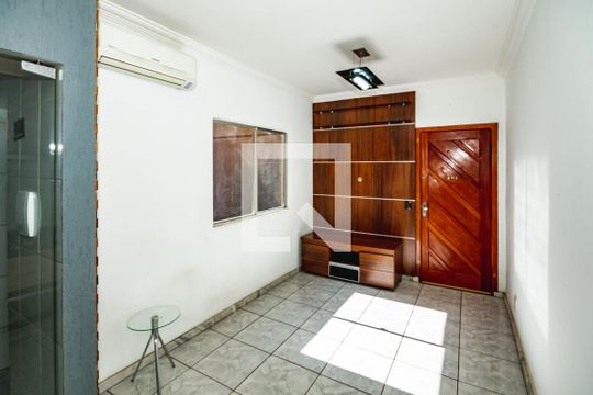 Apartamento à venda com 2 quartos, 47m² em Heliópolis, Belo Horizonte