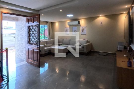 Sala - 1º Piso de casa para alugar com 3 quartos, 210m² em Boqueirão, Santos