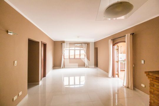 Casa de Condomínio para alugar com 4 quartos, 271m² em Alphaville, Santana de Parnaíba