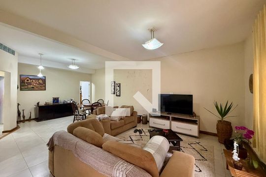 Casa à venda com 2 quartos, 150m² em Interlagos, São Paulo