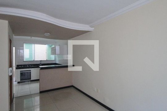 Sala de casa de condomínio para alugar com 2 quartos, 63m² em Vila Jardim Leblon, Belo Horizonte