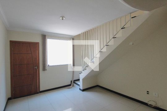 Sala de casa de condomínio para alugar com 2 quartos, 63m² em Vila Jardim Leblon, Belo Horizonte