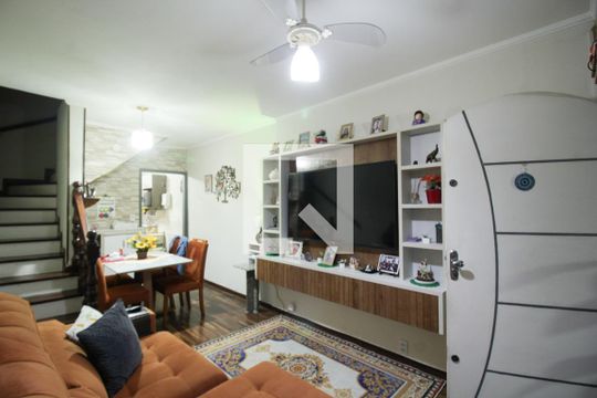 Casa à venda com 2 quartos, 125m² em Jardim Mariliza, São Paulo