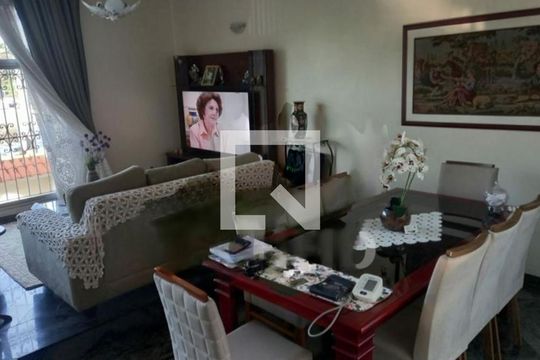 Casa à venda com 3 quartos, 250m² em Interlagos, São Paulo