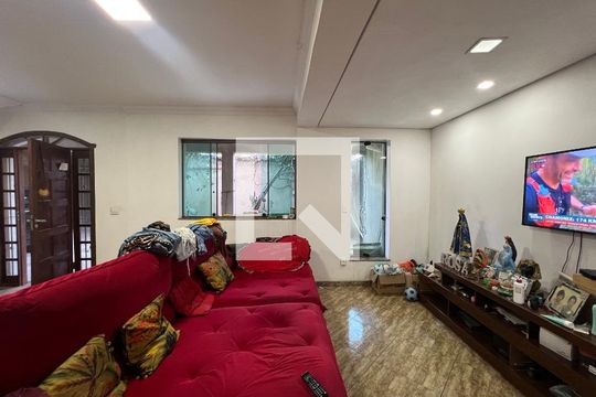 Casa à venda com 4 quartos, 300m² em Carajás, Contagem