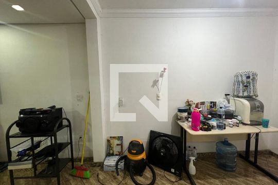 Casa à venda com 4 quartos, 300m² em Carajás, Contagem