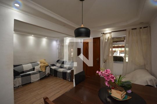 Casa à venda com 4 quartos, 50m² em Jardim Ubirajara, São Paulo