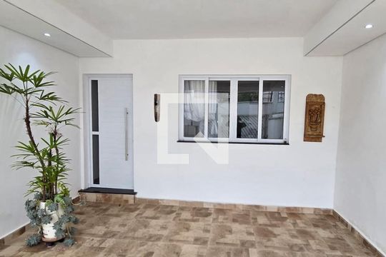 Casa para alugar com 1 quarto, 134m² em Jardim Sao Pedro, Mogi das Cruzes