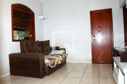 Casa para alugar com 3 quartos, 100m² em Tupi, Belo Horizonte