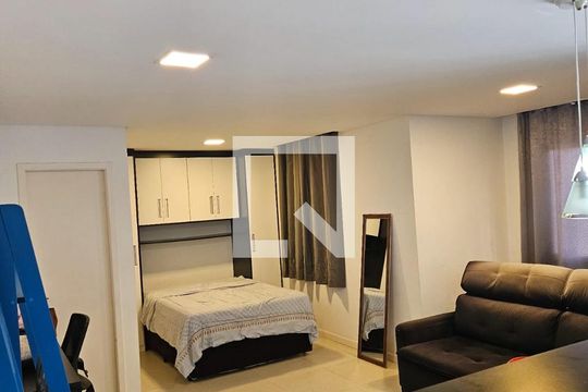Kitnet/Studio para alugar com 1 quarto, 37m² em Jardim Ibitirama, São Paulo