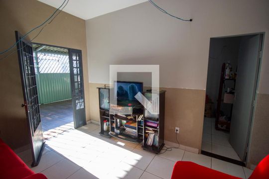Casa à venda com 6 quartos, 199m² em Samambaia, Brasília