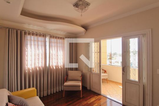 Apartamento à venda com 4 quartos, 290m² em Heliópolis, Belo Horizonte