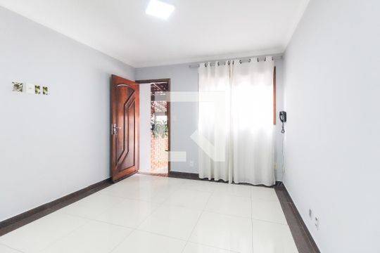 Casa de Condomínio à venda com 3 quartos, 250m² em Fazenda Aricanduva, São Paulo