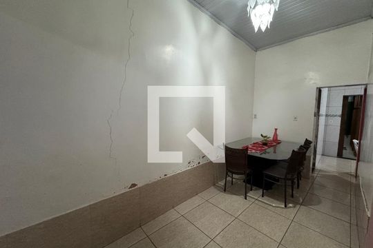 Casa à venda com 3 quartos, 130m² em Qnl 28, Brasília