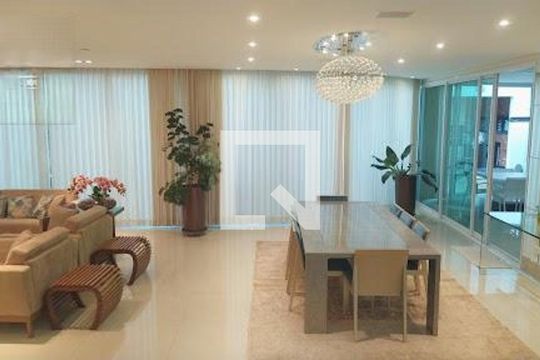 Casa à venda com 5 quartos, 548m² em Cidade Tamboré, Santana de Parnaíba