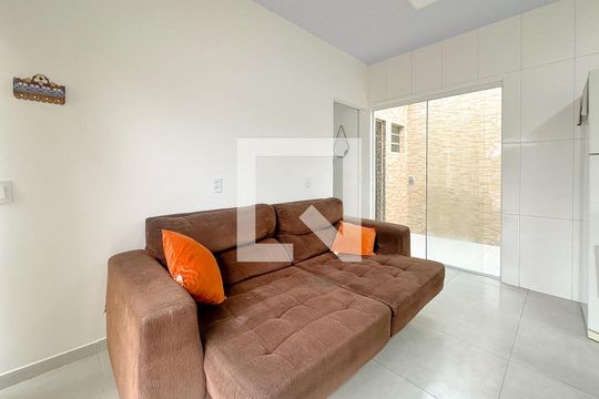 Casa para alugar com 1 quarto, 45m² em São João do Rio Vermelho, Florianópolis