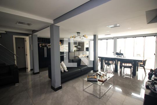 Casa de Condomínio para alugar com 3 quartos, 347m² em Cavalhada, Porto Alegre
