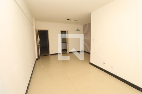 Apartamento para alugar com 4 quartos, 78m² em Imbuí, Salvador