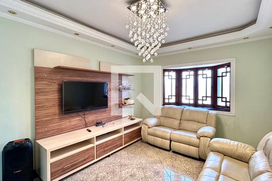 Casa para alugar com 3 quartos, 380m² em Centro, Guarulhos