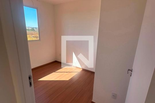 Apartamento para alugar com 3 quartos, 62m² em Setor IKEDA, Brasília
