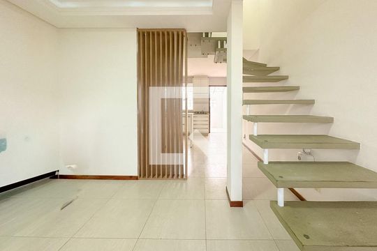 Casa para alugar com 2 quartos, 68m² em São João do Rio Vermelho, Florianópolis