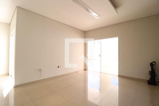 Casa para alugar com 3 quartos, 200m² em Santa Mônica, Uberlândia