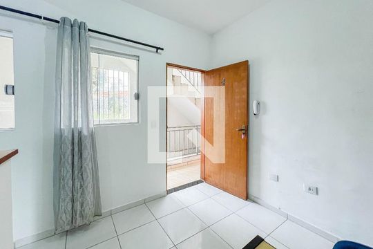 Casa para alugar com 1 quarto, 40m² em Vila America, São Paulo