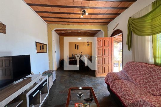 Casa à venda com 4 quartos, 100m² em Parque Xangri-lá, Contagem
